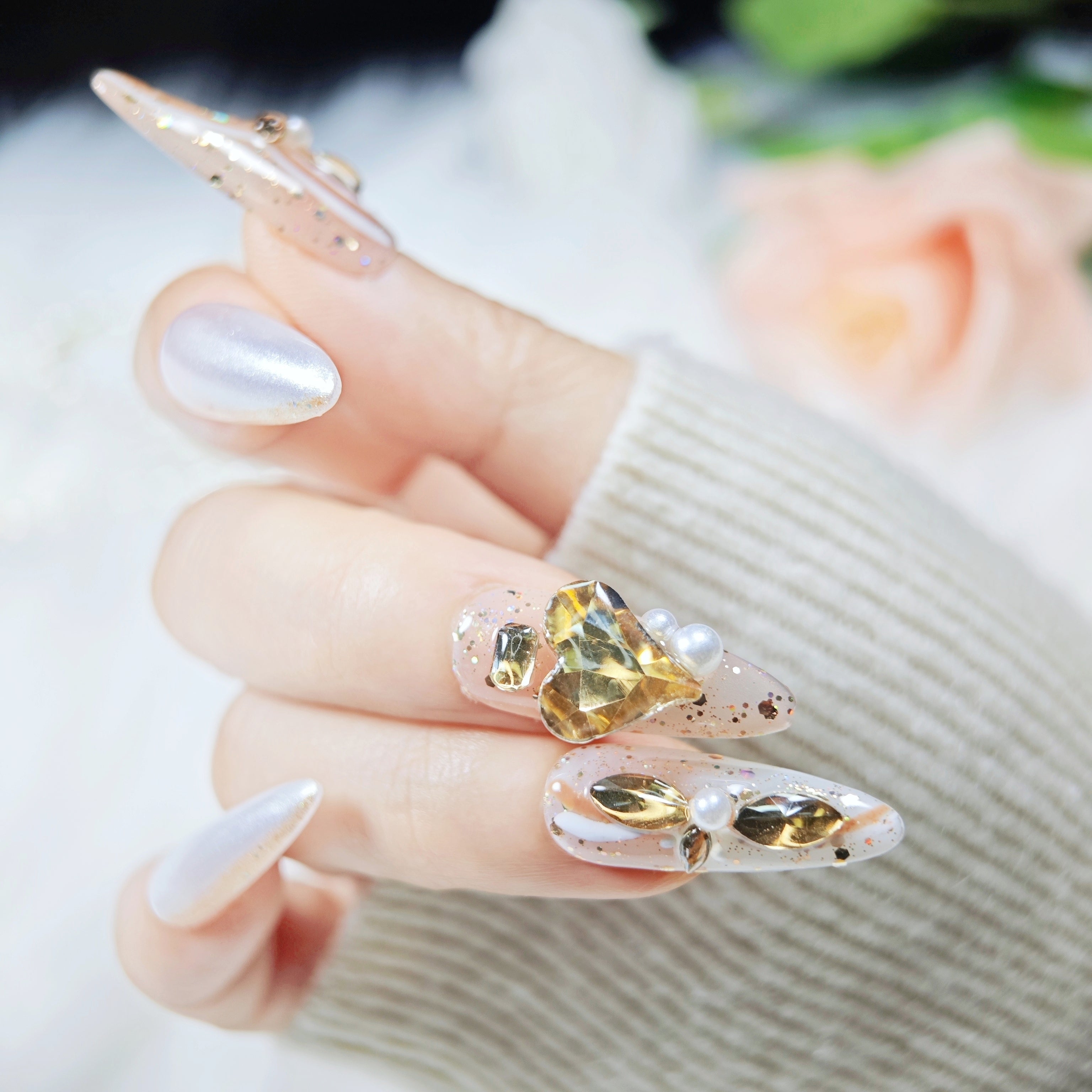 stunnails  acrylic press on nails Almond Shine like jewelry

